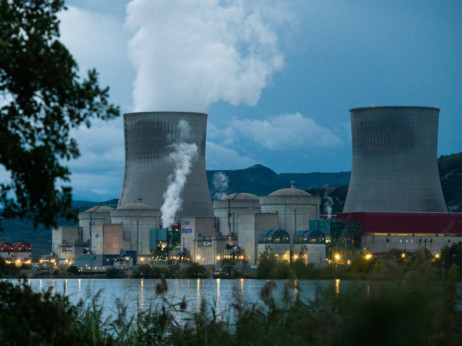 Цената на струјата во Франција паѓа поради активирањето на реакторите