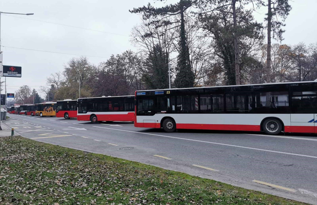 По пет дена протести, превозниците бараат помош од премиерот
