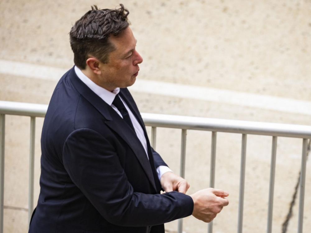 Компанијата на Маск за мозочни импланти започнува со клиничко тестирање