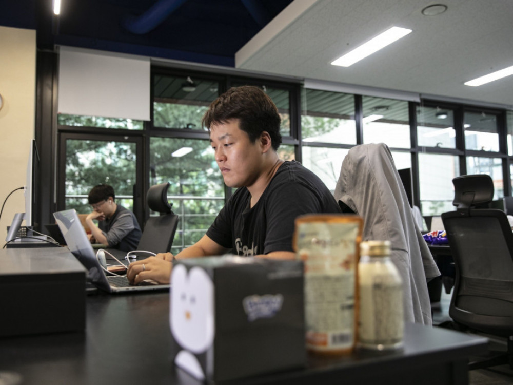 Пред колапсот на фирмата, До Квон им исплатил милиони долари на адвокати