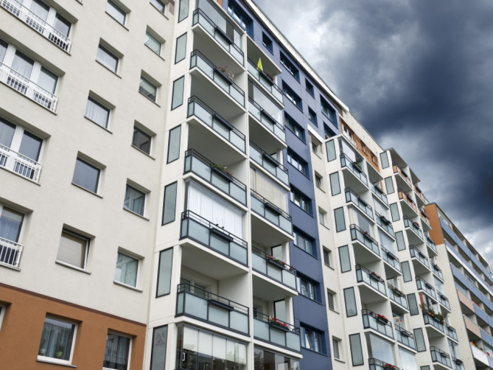 Послаба економија, па нема да купуваме станови