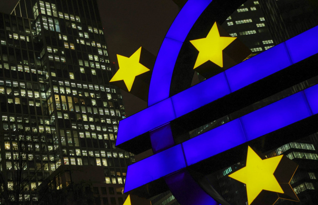 ЕЦБ ги зголеми стапките за половина поен, но не открива што понатаму