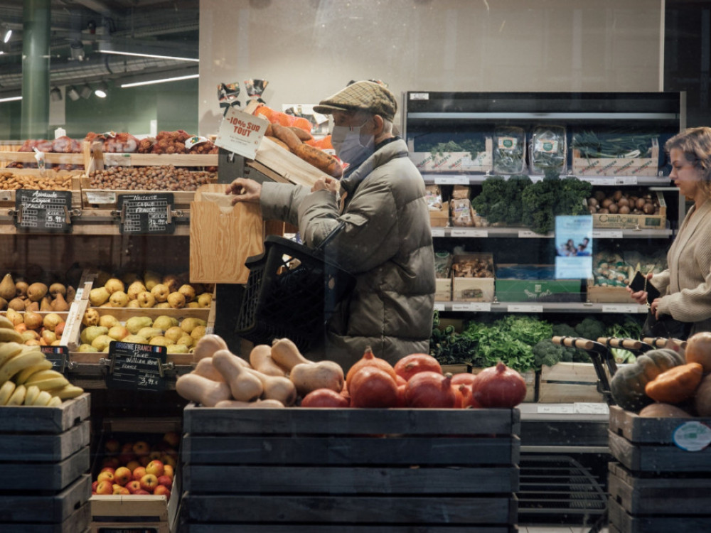 Вознемиреноста кај луѓето поради инфлацијата паѓа побрзо од цените