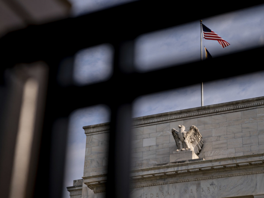 Инвеститорите во обврзници се на крстопат поради каматните политики на ФЕД