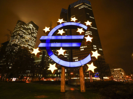 Инфлацијата во еврозоната ќе остане над целта на ЕЦБ до 2025-та