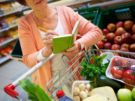 Инфлација од 16,7 проценти во февруари: Храната и натаму поскапува