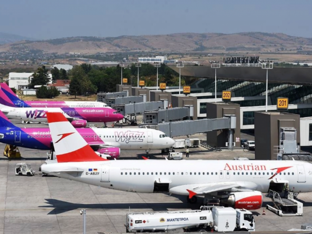 Три авиокомпании се пријавија на тендерот за субвенции на нови летови