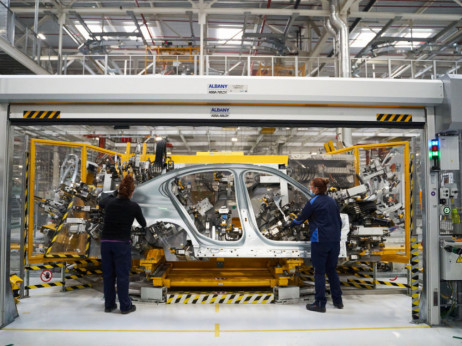 БМВ инвестира 800 милиони евра во фабрика за електрични возила во Мексико