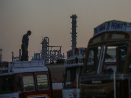 Indija sve važnija na svjetskom naftnom tržištu jer kupuje od Rusije i prodaje Zapadu