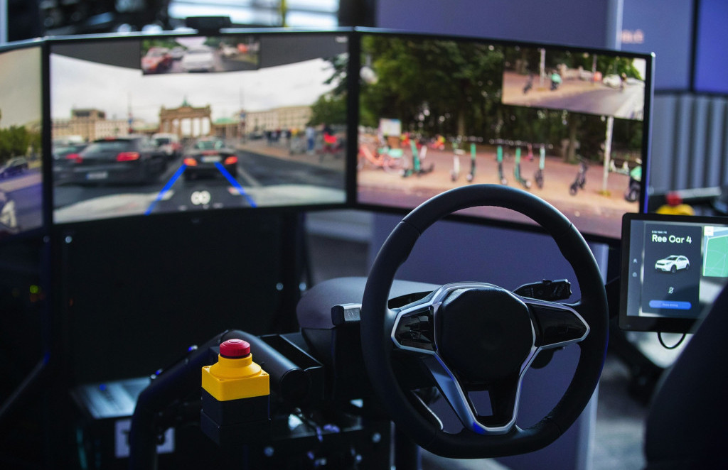 Првпат по јавните патишта ќе вози автомобил управуван од далечина