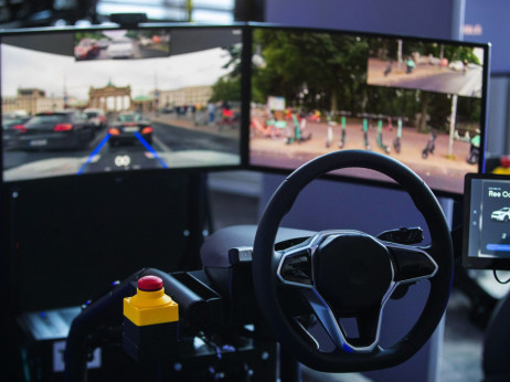 Првпат по јавните патишта ќе вози автомобил управуван од далечина