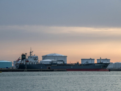 Транспортот на нафта поскапе за дури 405 отсто по новите санкции за Русија