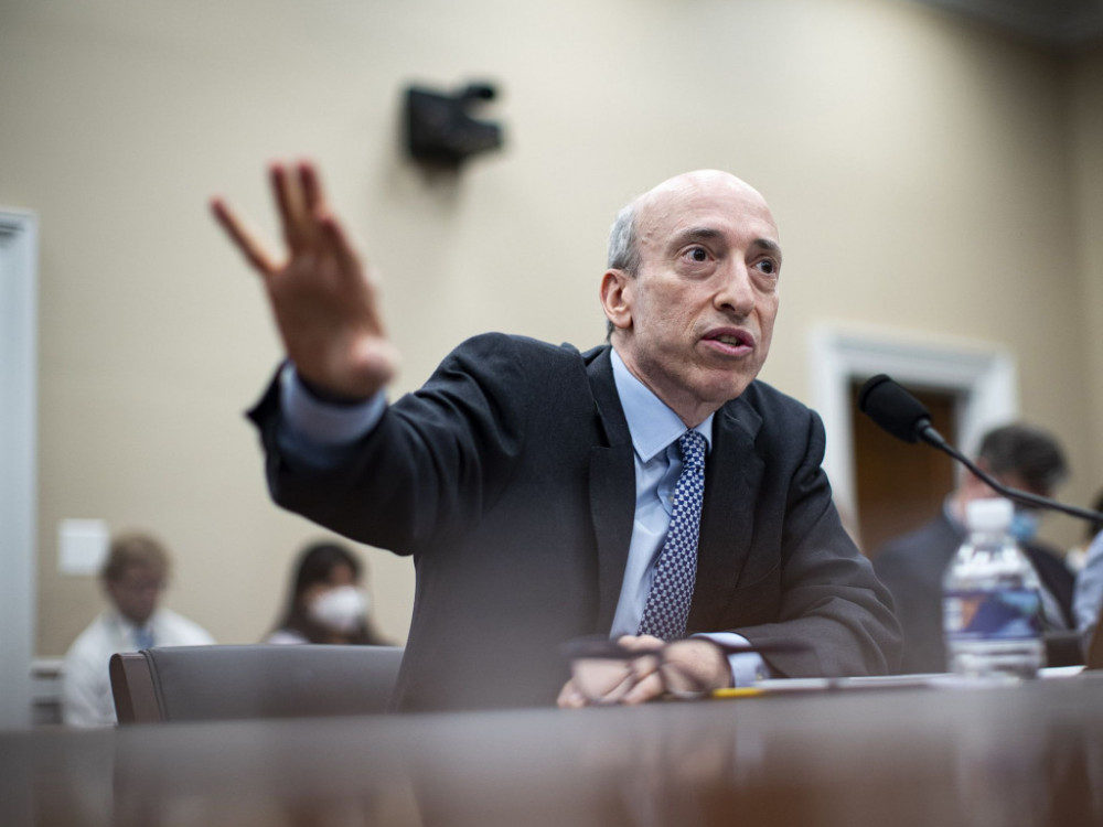 Шефот на SEC: Криптофирмите ги мешаат средствата на клиентите со своите