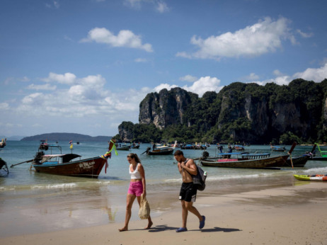 Тајланд од јуни ќе им наплаќа на туристите за влез во земјата