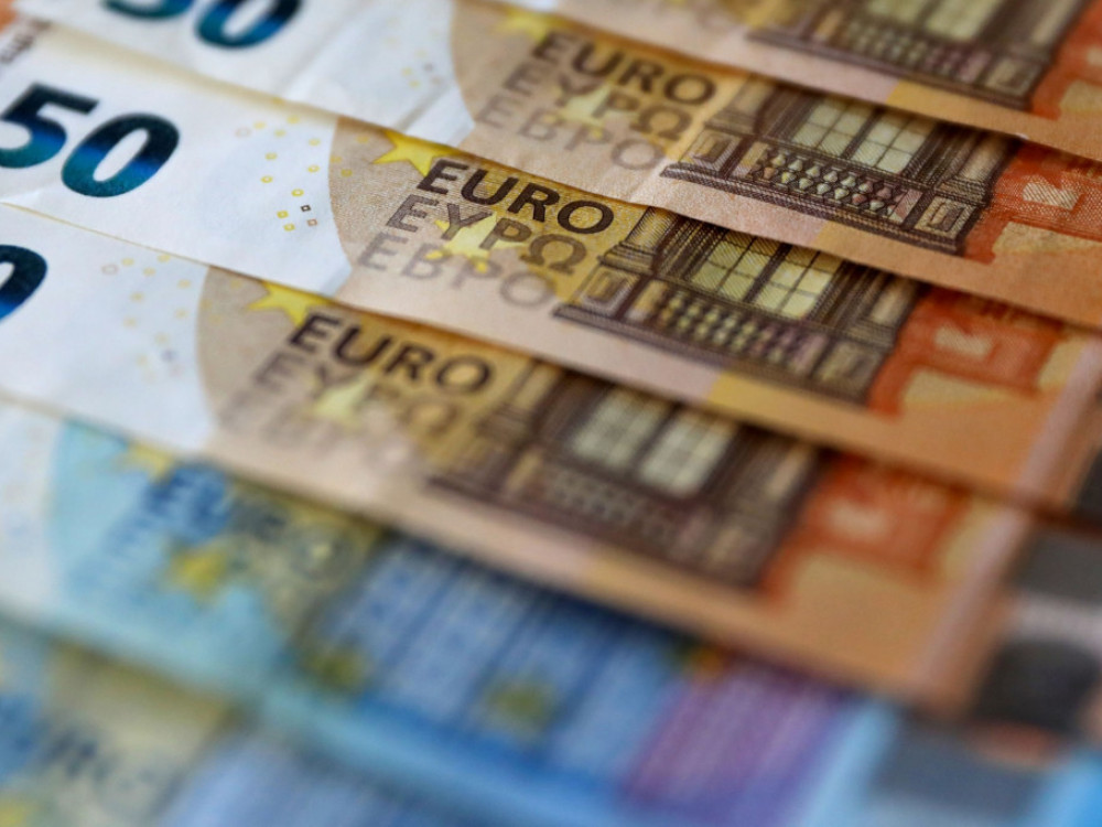 Бугарија се откажа од воведување на еврото од 2024-та поради политичката криза