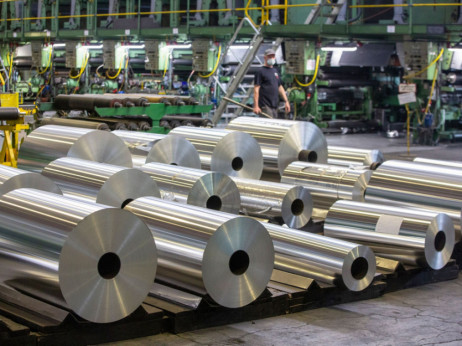 Русија го зголеми извозот на алуминиум во Кина на речиси рекордно ниво
