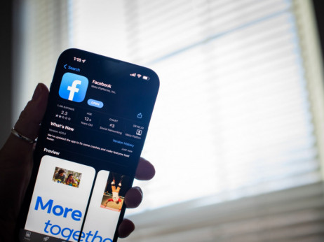 „Мета“ ќе воспостави услуги со претплата на Фејсбук и Инстаграм