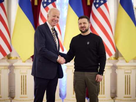 Американскиот претседател пристигна  во нанајавена посета на Киев