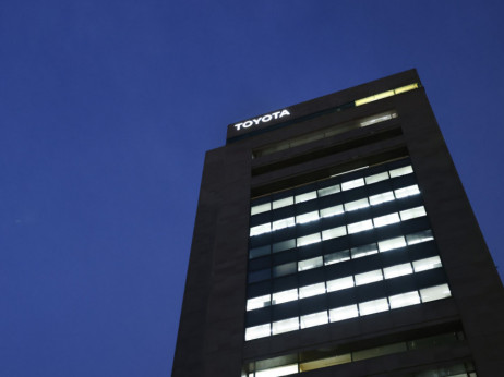 „Тојота“ ќе ги зголеми платите на работниците најмногу во две децении
