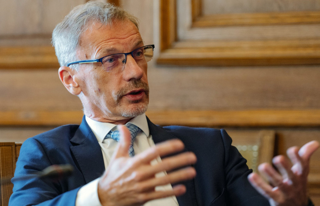 Вујчиќ: Не може да се зборува за намалување на каматите годинава