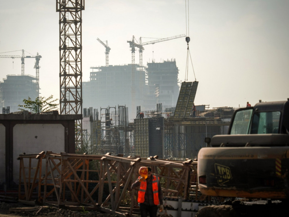 Ние купуваме станови во Солун и Криопиги, гастарбајтери кај нас