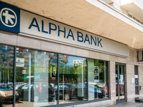 „УниКредит“ сака да го купи државниот удел во „Алфа банка“ од Грција
