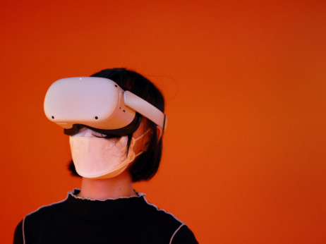 „Мета“ ги поевтинува слушалките за виртуелна реалност за 33 отсто