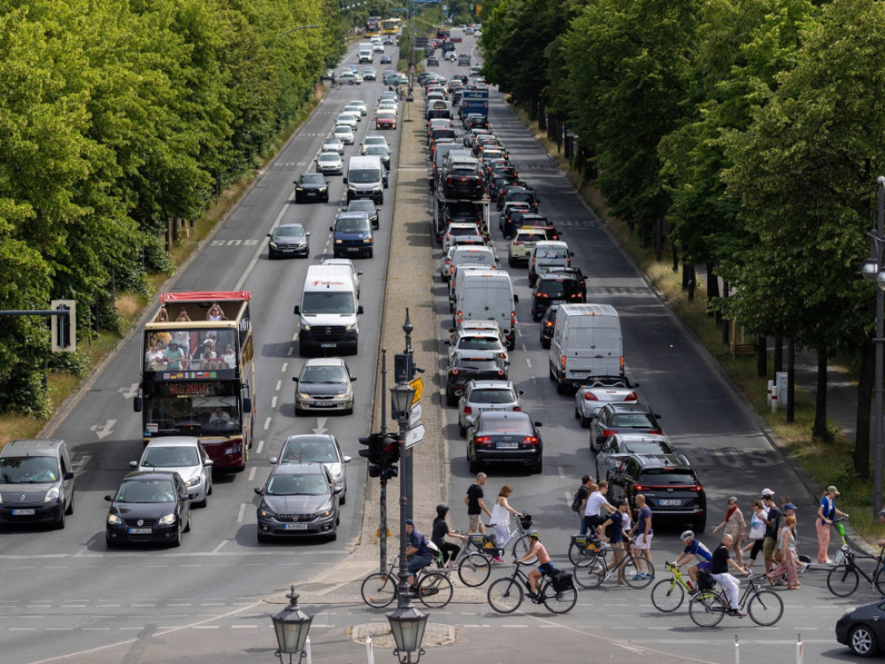 Шпанија контра Германија за европскиот договор за забрана на нееколошки возила