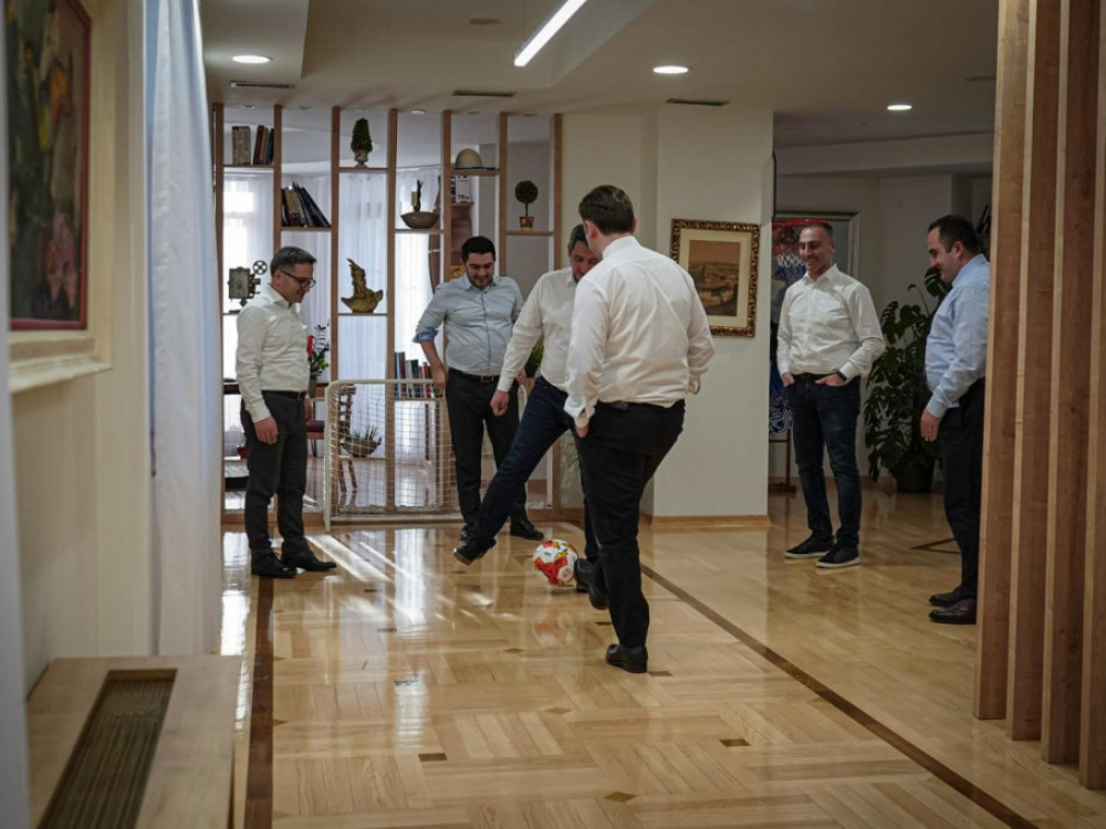 Неделен преглед: Купуваме стари автомобили, а враќаме скапи долгови