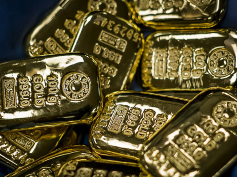 Златото падна по тридневниот раст од пет отсто поради колапсот на СВБ