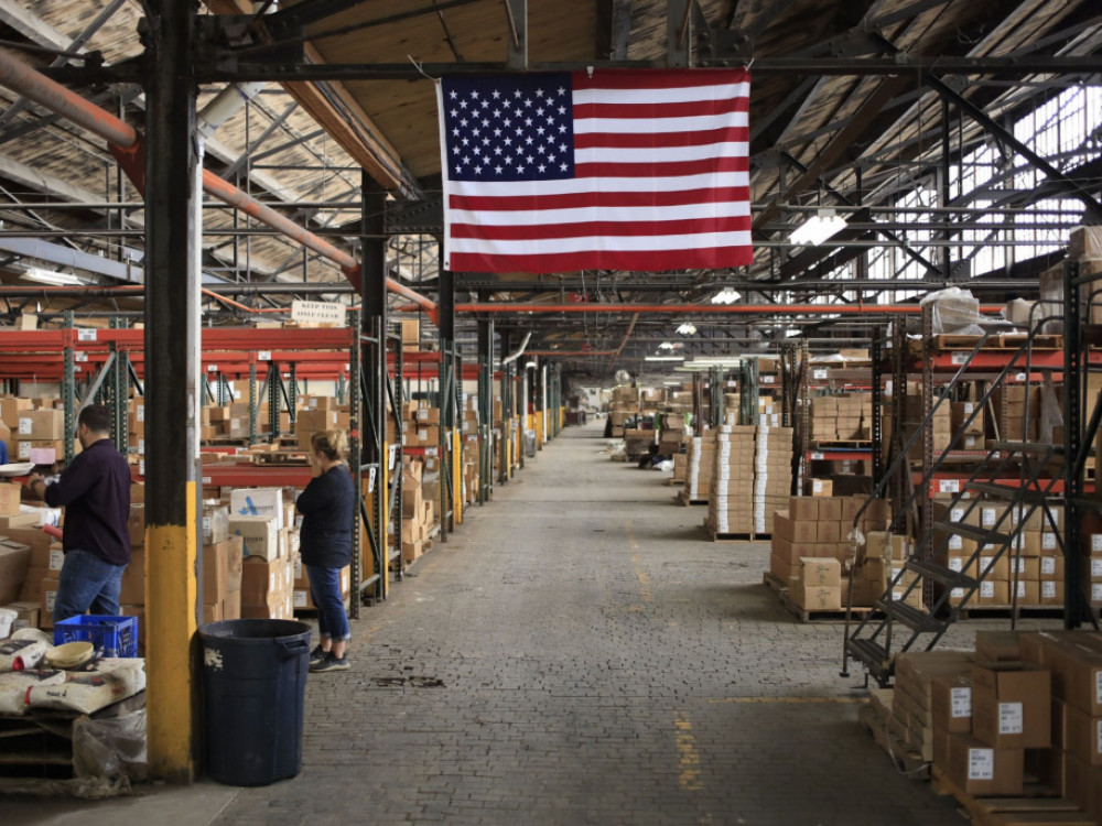 Раст на фабричкото производство во САД втор месец по ред