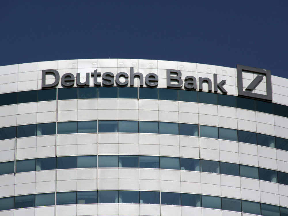 „Дојче банк“ вети големи исплати за акционерите
