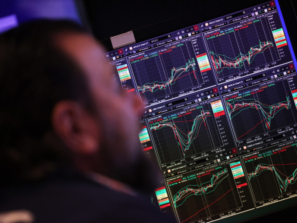 Само пад на акциите може да го спаси пазарот на обврзници