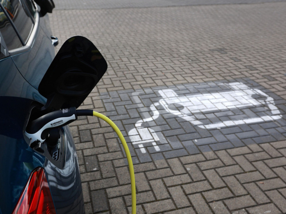 ЕУ постигна договор за поставување полначи за електрични и возила на водород