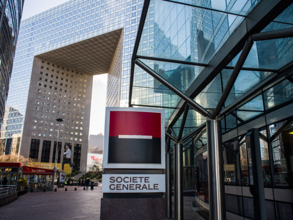 Во Франција претреси во пет банки поради сомнежи за перење пари