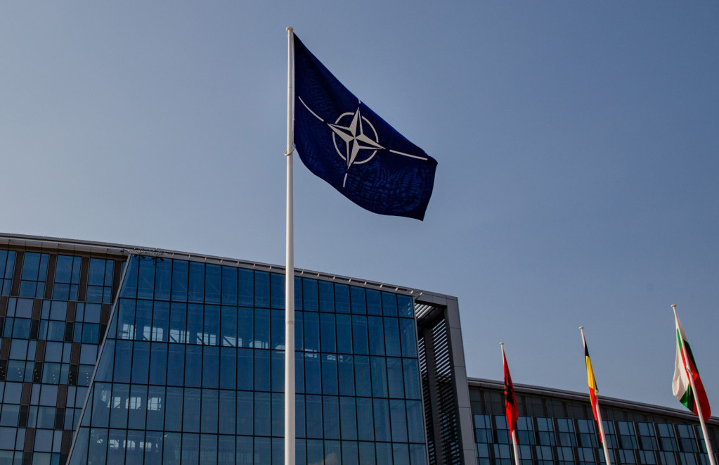 Ние во НАТО: Западно наместо старото советско и југословенско оружје