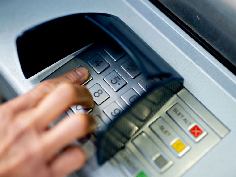 Пет вести за почеток на денот: Закон за решавање банки, профитни маржи од кои боли глава