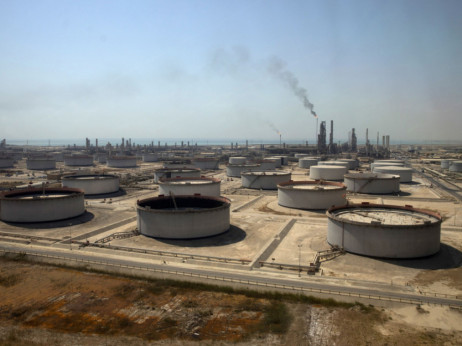 Намалувањето на производството на нафта е ризик за Саудиска Арабија