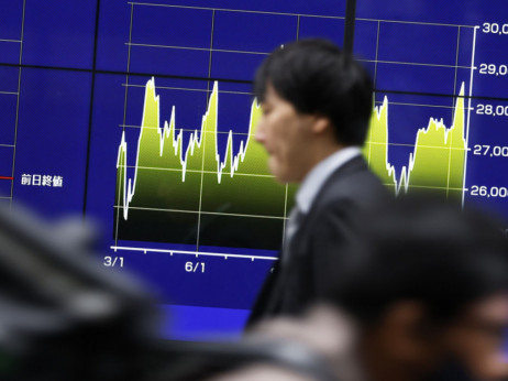Повеќето акции се во пад и покрај позитивните податоци од Кина
