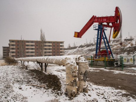Кинеските рафинерии за сурова нафта уриваат рекорди за преработка
