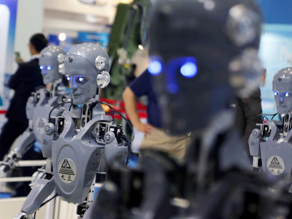 НАТО предлага договор со Кина за користењето на ВИ во воени цели