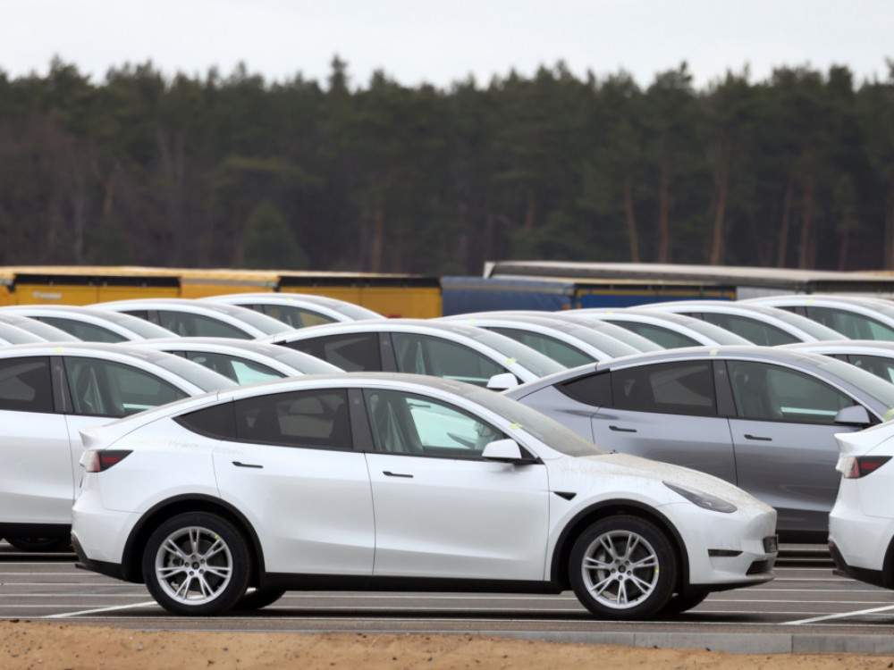 Ново поевтинување на дел од возилата на „Тесла“