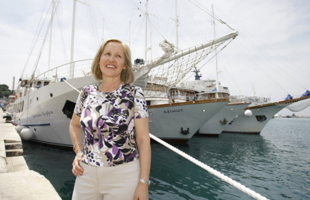 Со кралицата на јадранскиот чартер низ бурната корона-луња