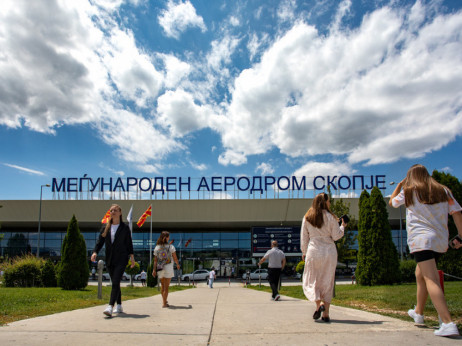 Раст од 41 отсто на превезените патници на аеродромите во Скопје и Охрид