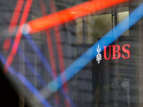 УБС продава обврзници, први по преземањето на „Кредит суис“