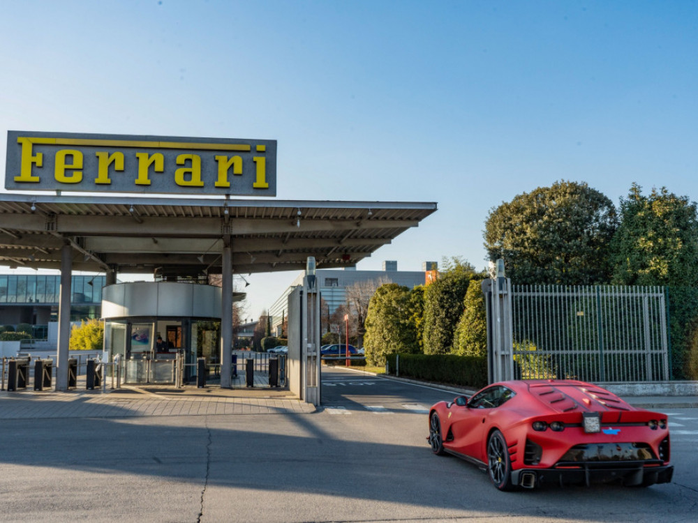 Луксузот не знае за инфлација: Вредноста на „Ферари“ надмина 50 милијарди долари