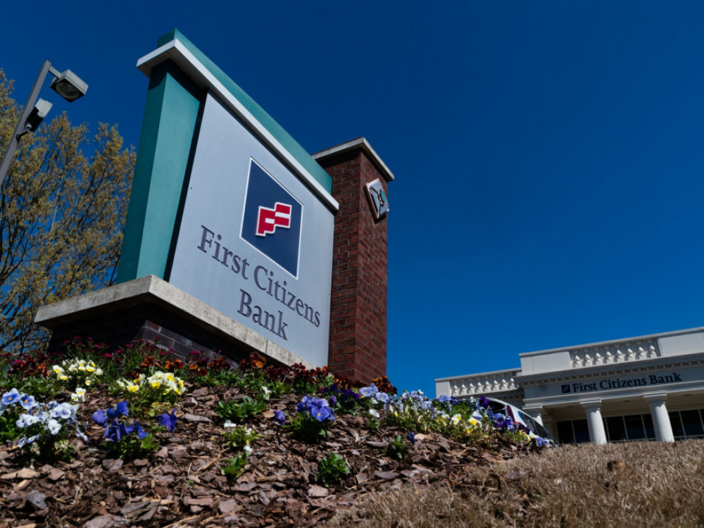 Колапсот на СВБ донесе уште една милијарда на контото на банкарско семејство во САД