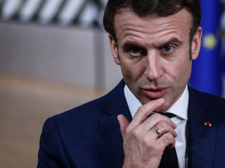 Макрон претстави нов план за побрзо индустриско закрепнување на Франција