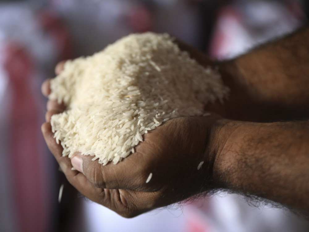 Индија по низата ограничувања дозволи извоз на ориз во неколку земји
