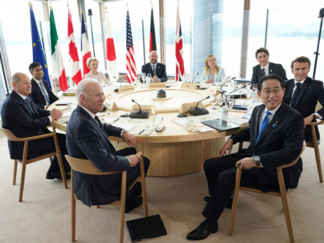 Лидерите на Г-7 согласни за регулација на вештачката интелигенција